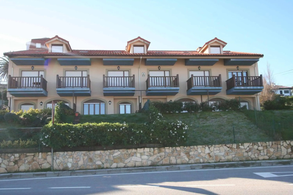 Apartamento en complejo residencial con piscina
