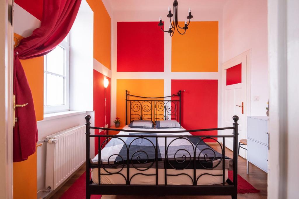 Fluxus Hostel by null