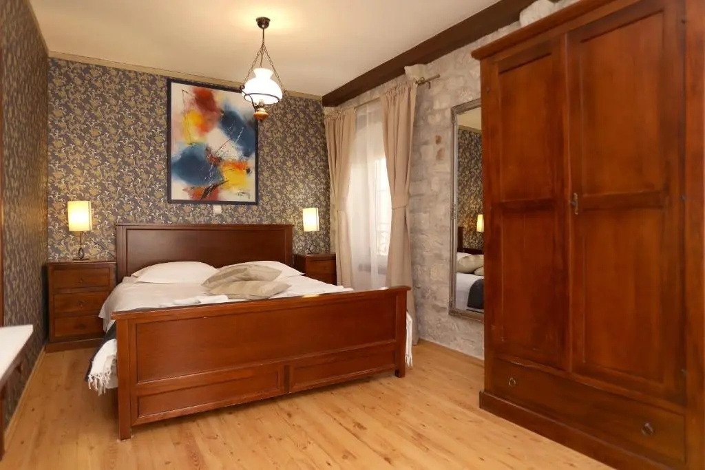 Standard Double room with balcony (full double bed)