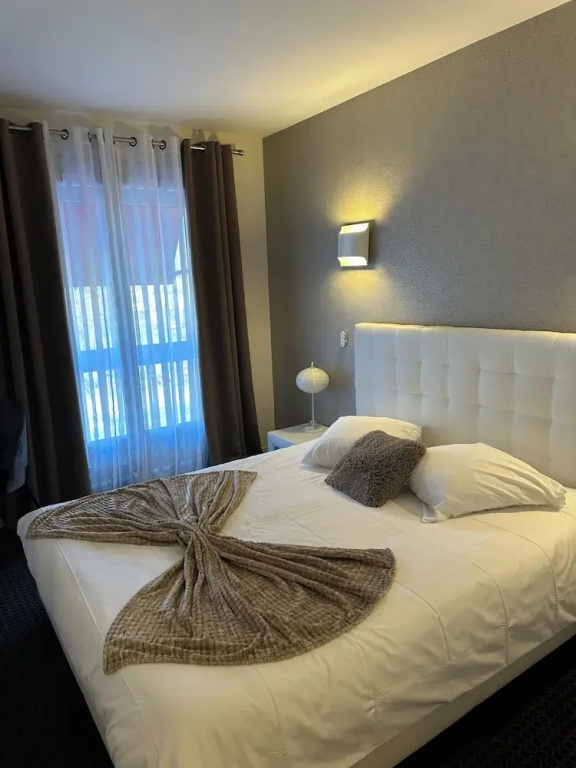 Standard Double room (full double bed)