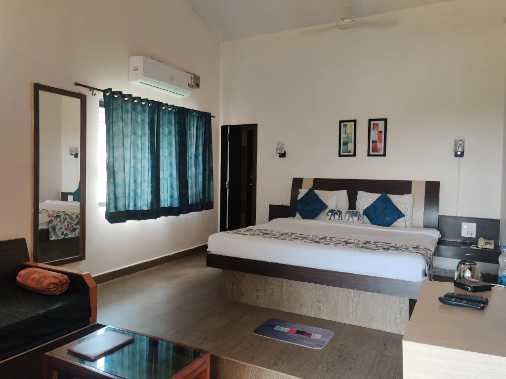Grand Double room with sea view full double bed