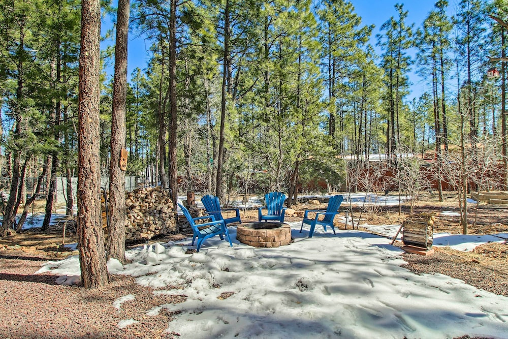 Lakeside Cabin w/ Fire Pit ~ 4 Mi to Show Low Lake
