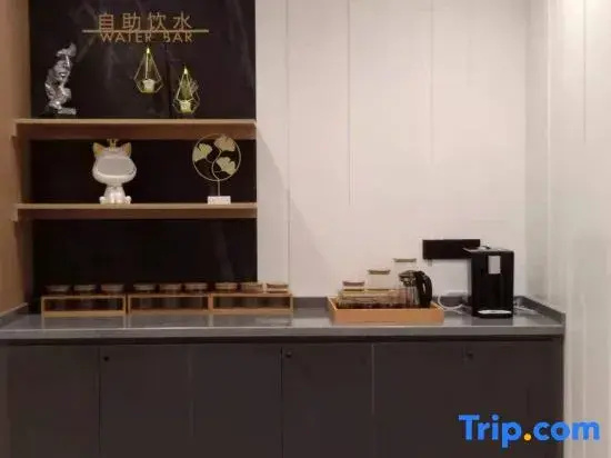 Food & Beverage