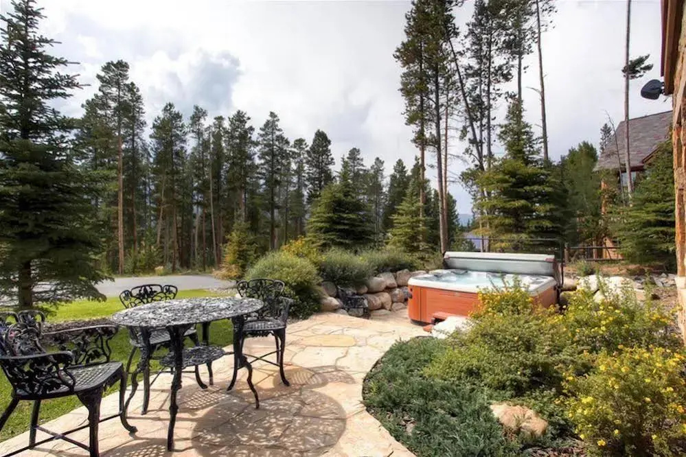 Mountain Majesty Manor Main Street by Pinnacle Lodging
