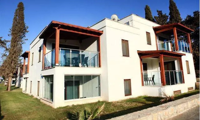 Parilti Beach Houses