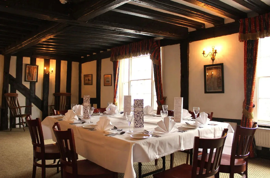 Brook Red Lion Hotel - Général