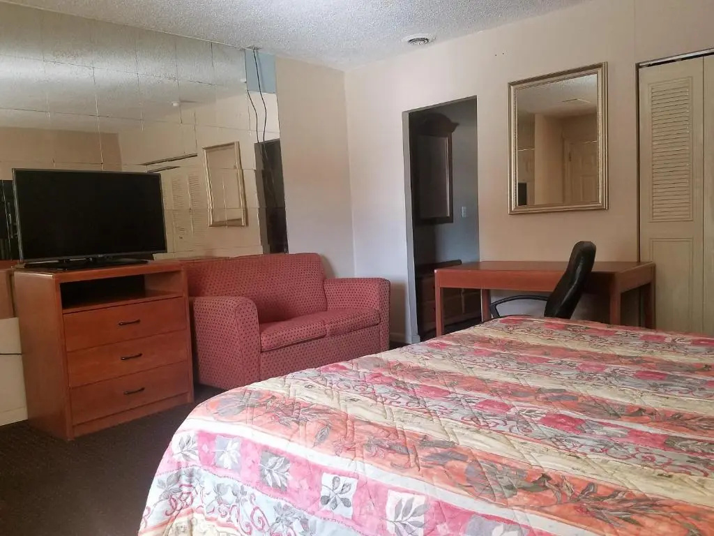 Travelers Lodge