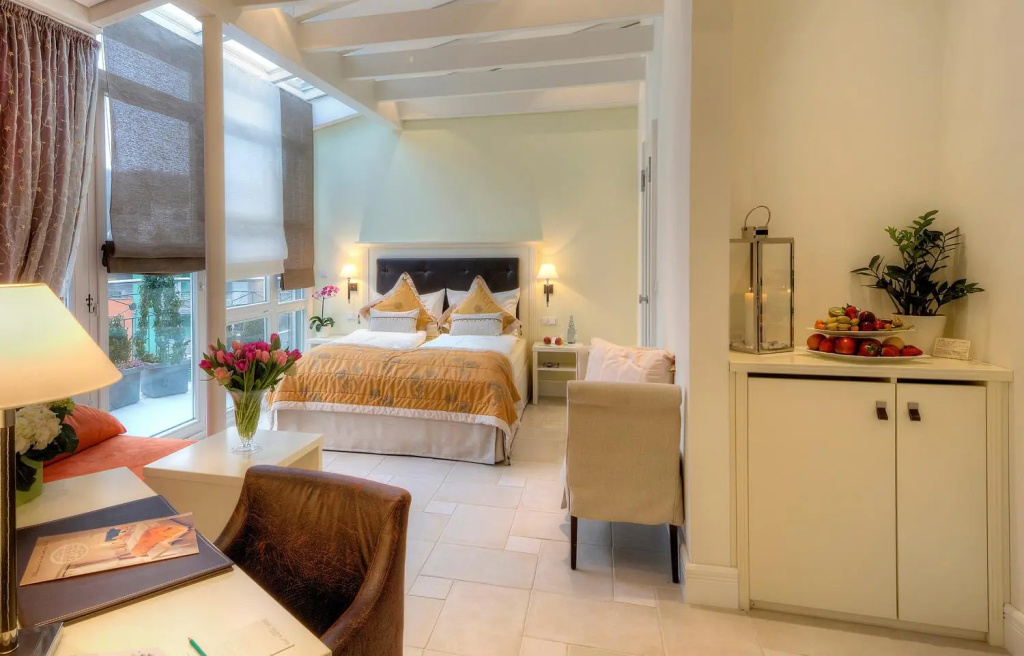 Comfort room