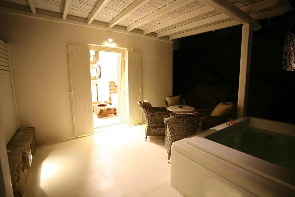 Deluxe Double room with sea view (full double bed)