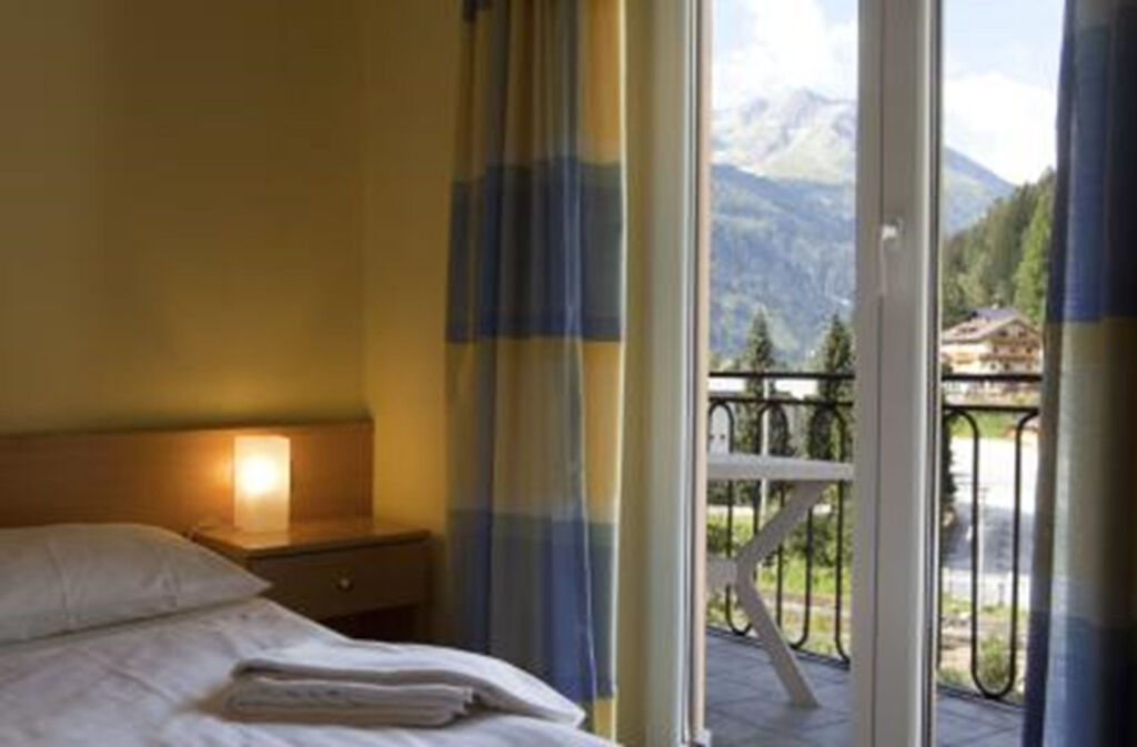 Euro Youth Hotel & Krone by null
