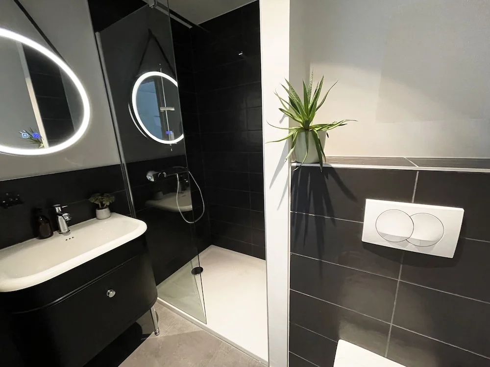 Comfort room