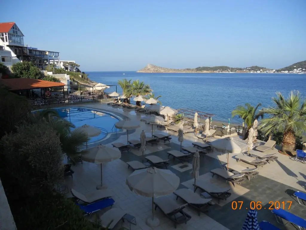 Beach & Waterfront