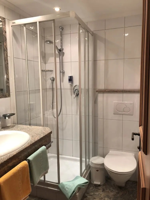 Standard Double room with balcony and with mountain view (full double bed)