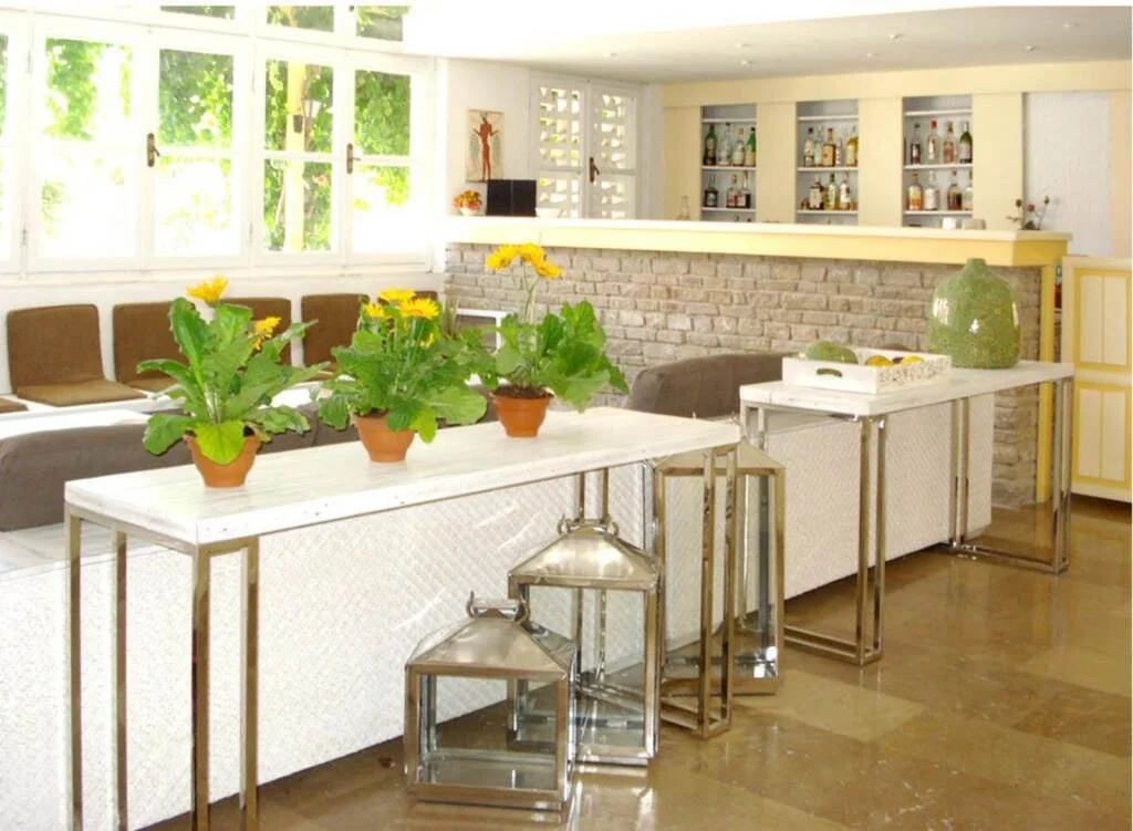Adamantia Hotel — 2