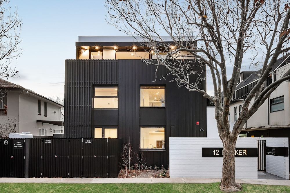 Docker St Elwood Apartments by UrbanRest