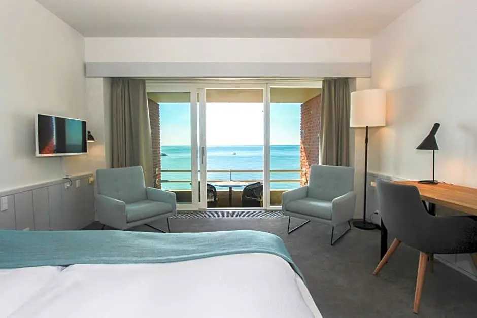 Standard room with balcony and with sea view