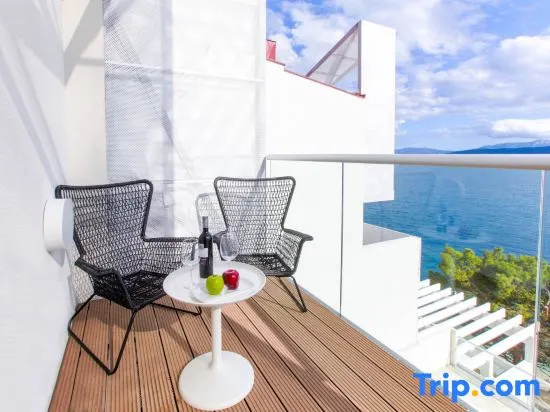 Standard Double room with sea view (full double bed)