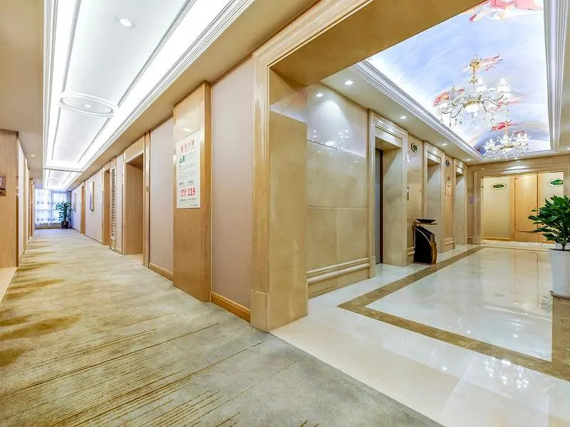 Lobby & Reception