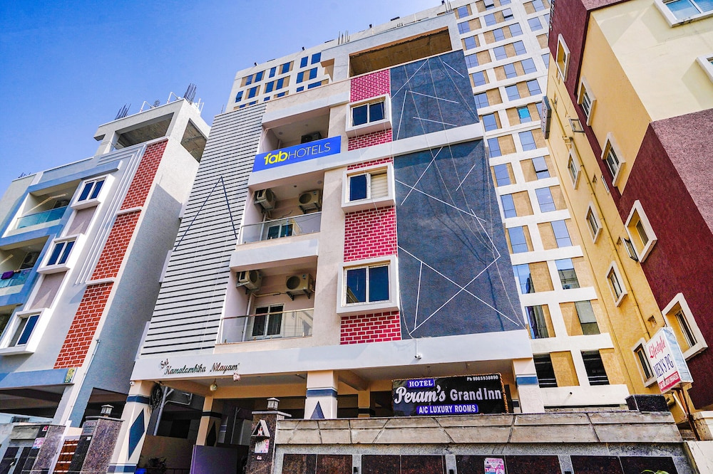 Fabhotel Perams Grand Inn