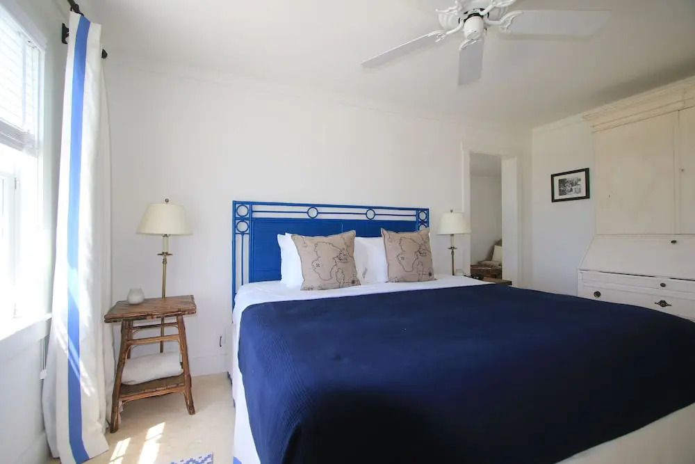 The Sandpiper Inn & Cottages