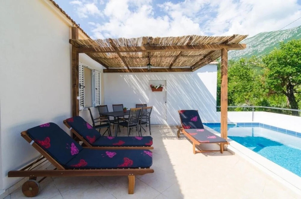 Villa Dalmatian Gem - Two-bedroom Villa With Terrace and Swimming Pool ID Direct Booker 4778