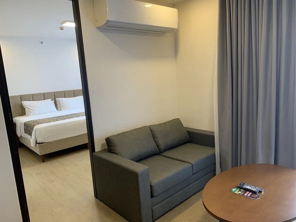 1 Bedroom Suite