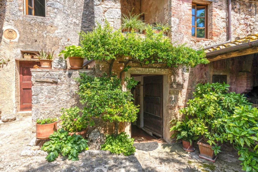 Podere Lorena Authentic famrhouse with pool immersed in the countryside-Podere Lorena