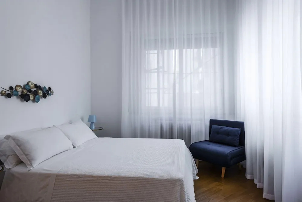 Agata Apartment With Balcony by Wonderful Italy