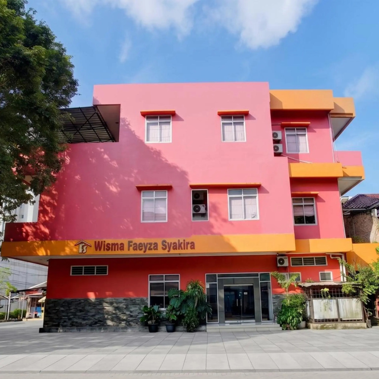 Hotel O near Palembang Square Mall formerly Wisma Faeyza Syakira Syariah in Palembang