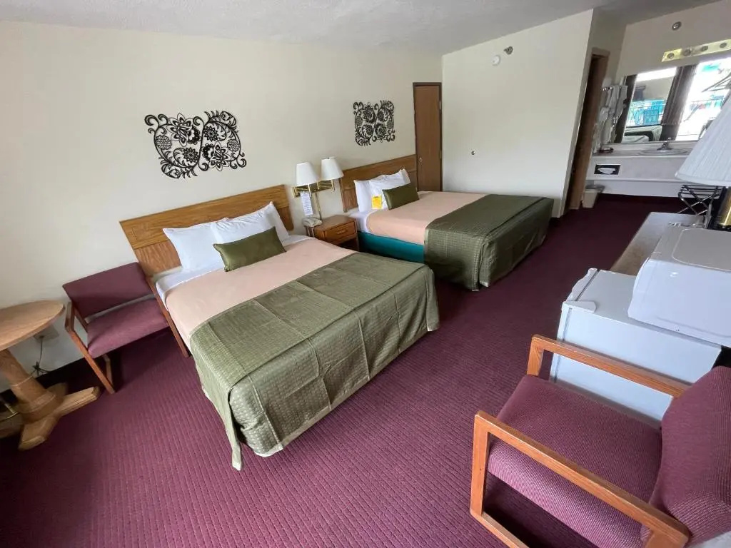 Standard Quadruple Basement room
