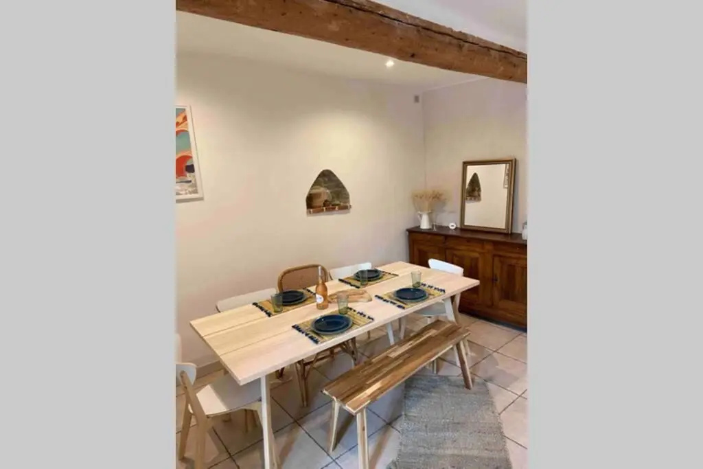 Voir la photo 2 — Superbe appartement en pierre fraîchement rénové