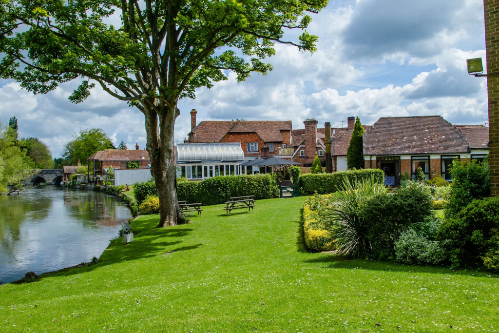 Legacy Rose and Crown Hotel - Général