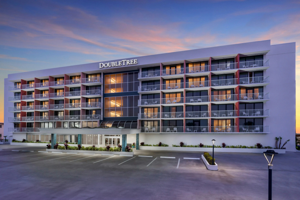 DoubleTree Beach Resort by Hilton Tampa Bay - North Redingto