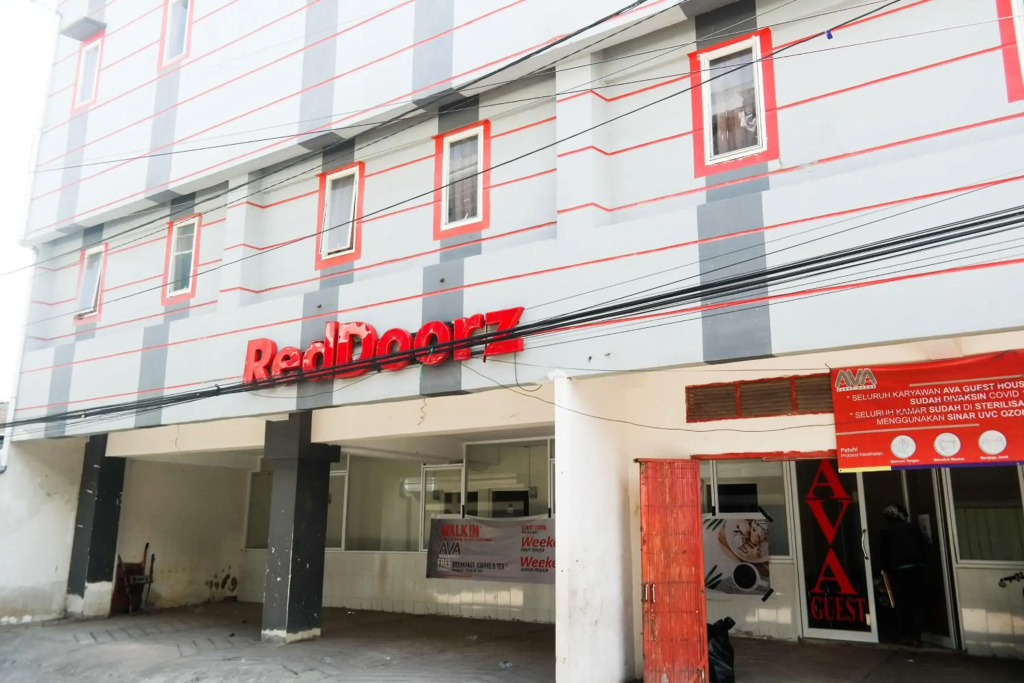 RedDoorz At Losari Area 3