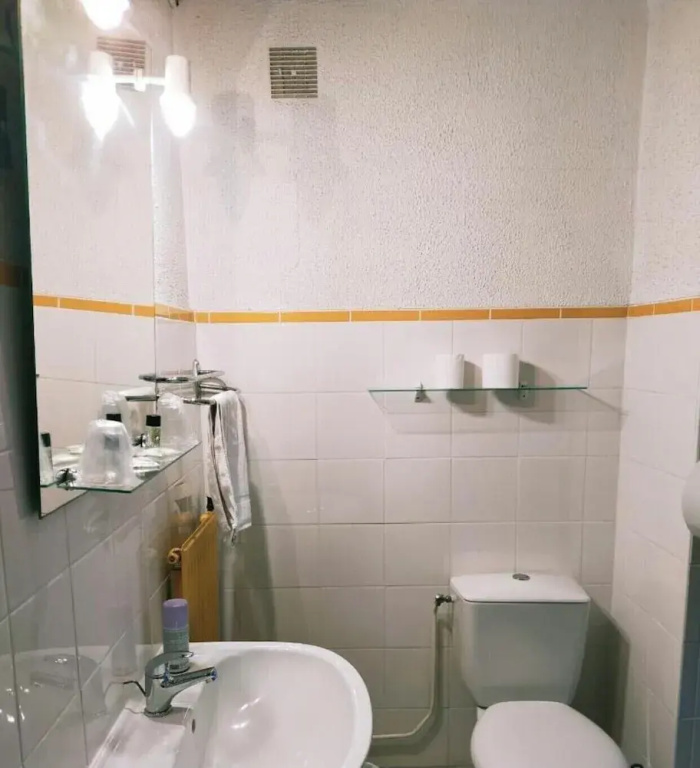 Standard Double room with city view (full double bed)