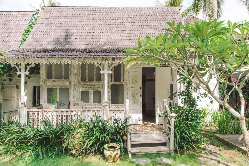 Exterior