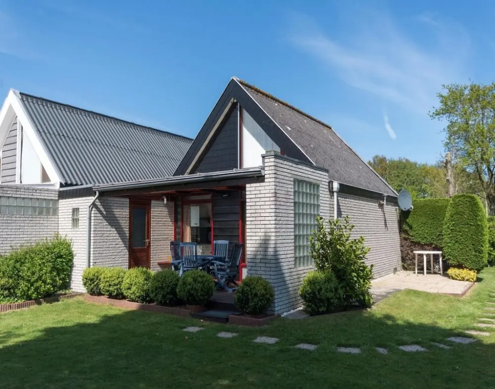 Bungalow in North Holland Coast