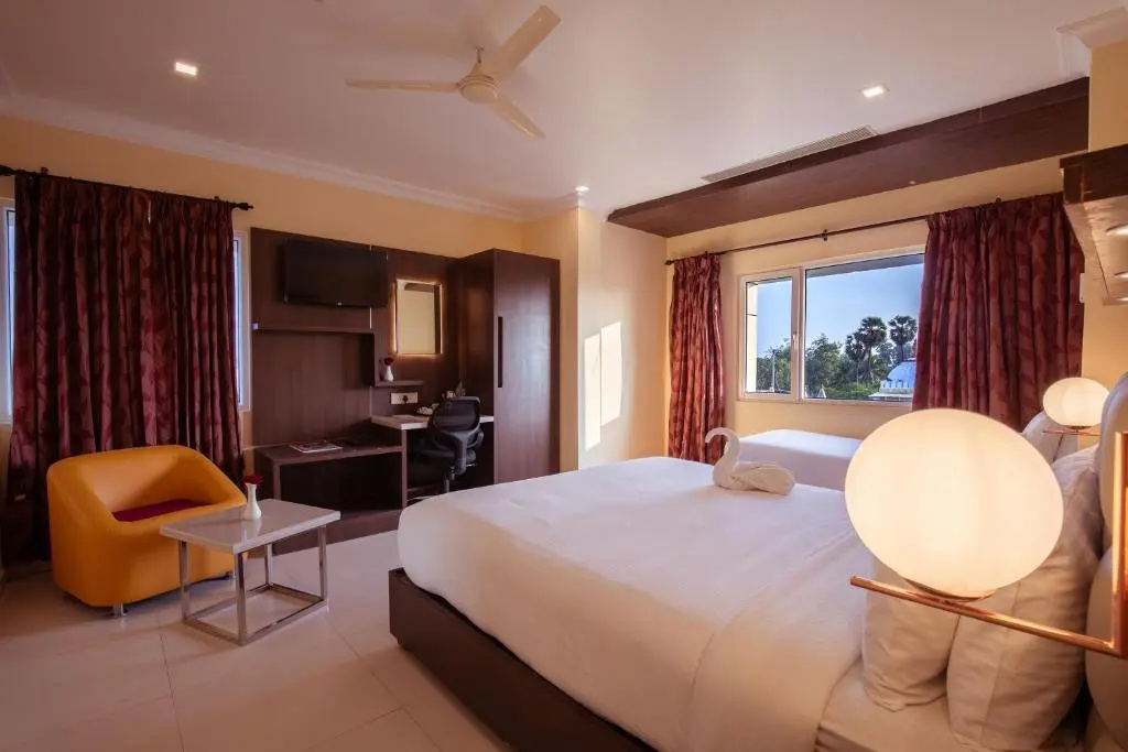 Deluxe Double room (full double bed)