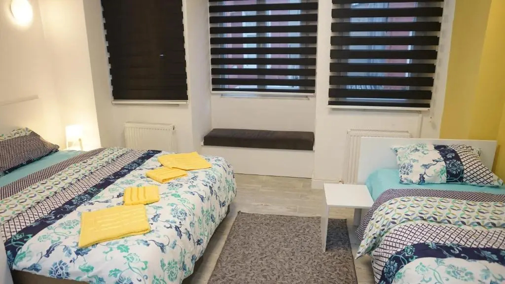 Standard Triple room
