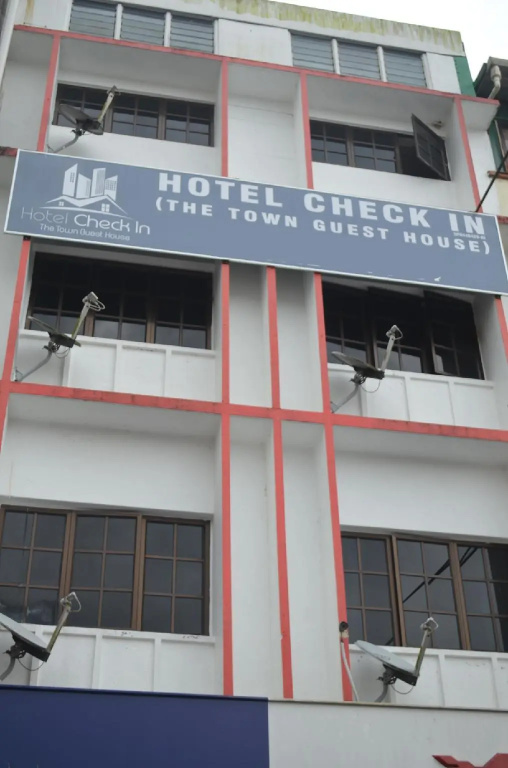 Check In Hotel