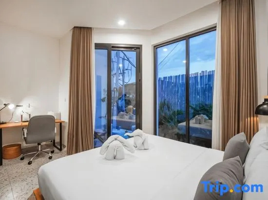 Sunny Nine Villa Chic 2BR Near Batu Belig Beach