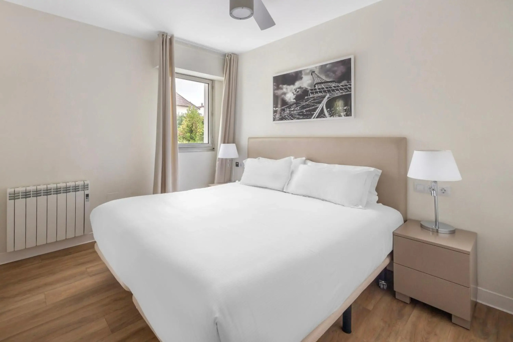 Royal Regency Paris Vincennes 23