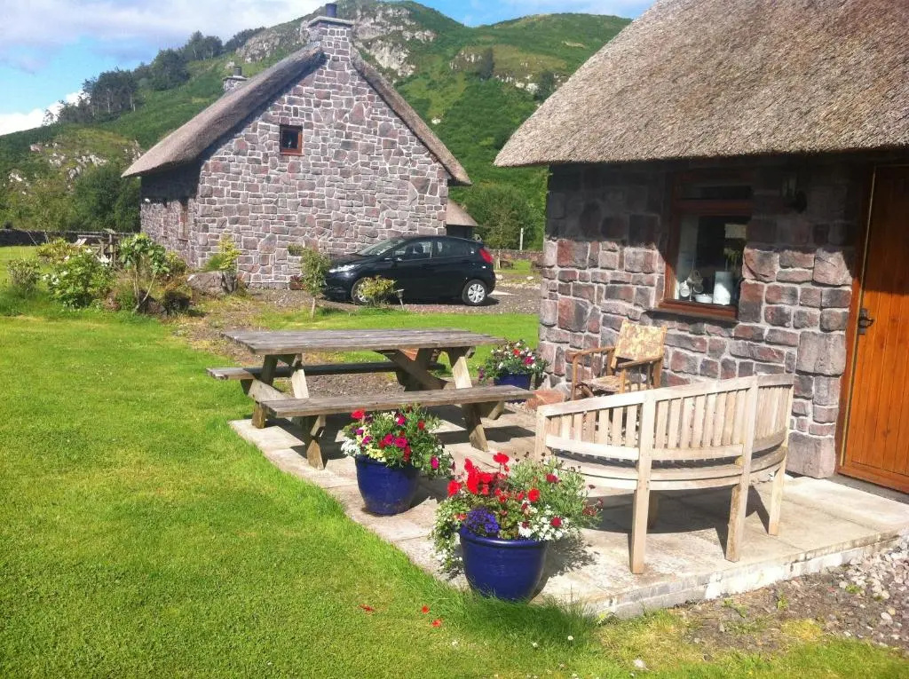 2 Bedrooms Cottage