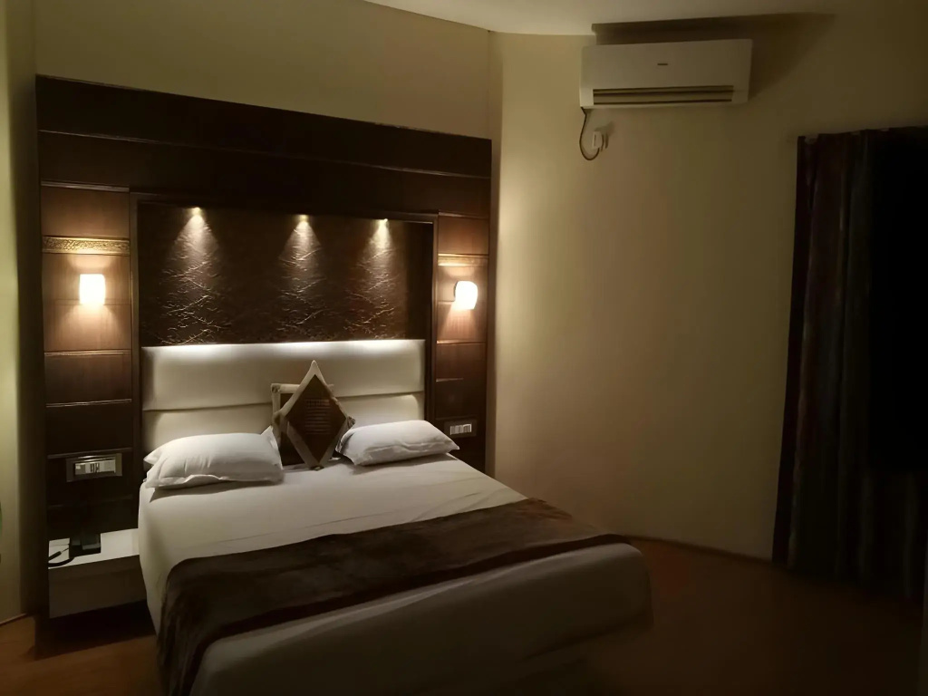 Hotel Tapovan