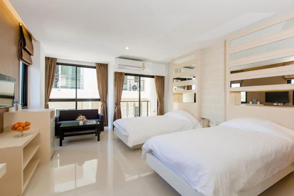 Deluxe Double room (full double bed)