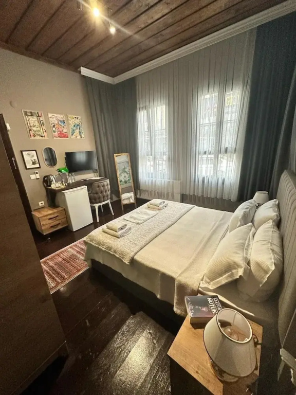 1 Bedroom Comfort Double room with city view (twin beds)