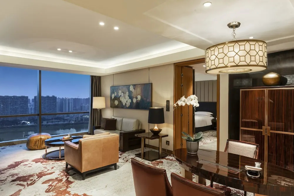 Double Suite with river view (full double bed)