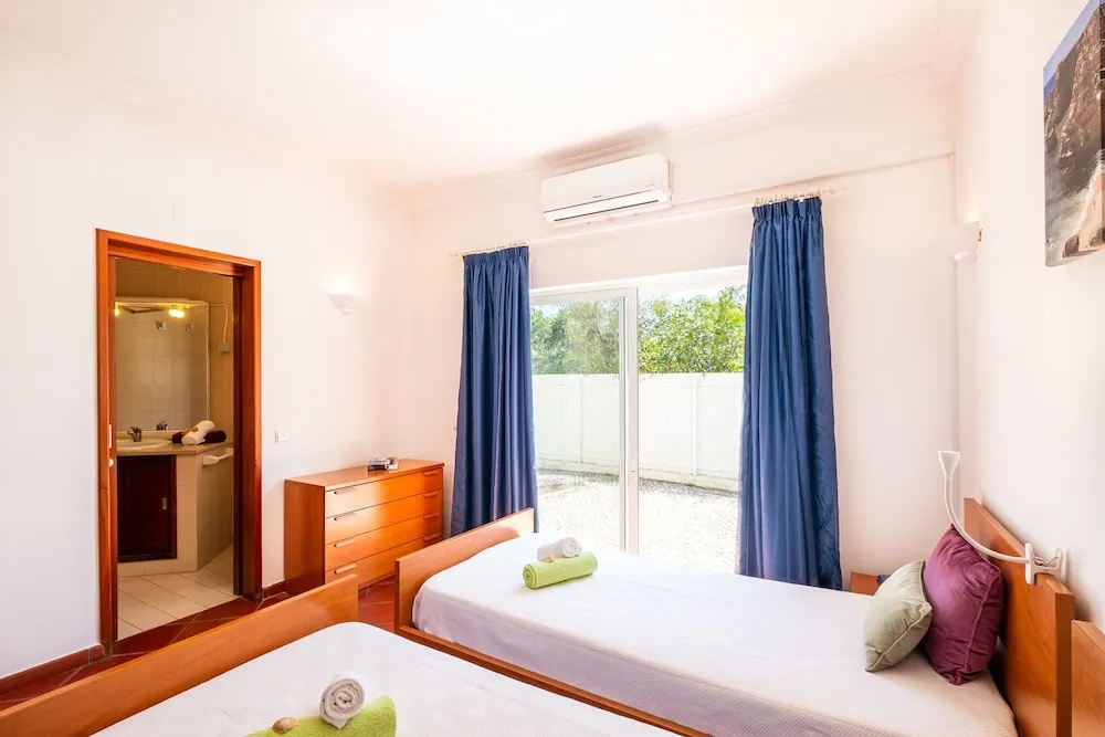 4 Bedrooms Villa with balcony and with pool view