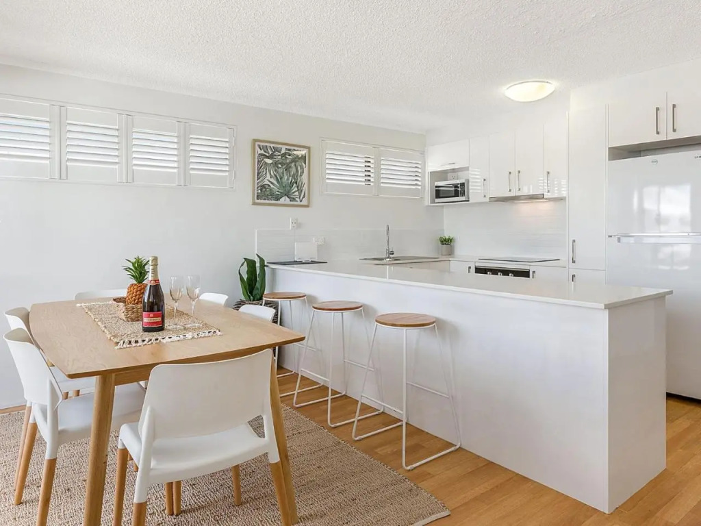 Отель Belmondos Unit 4 Noosa Parade 81, фото 8