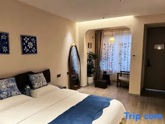 Luxury Double room (full double bed)